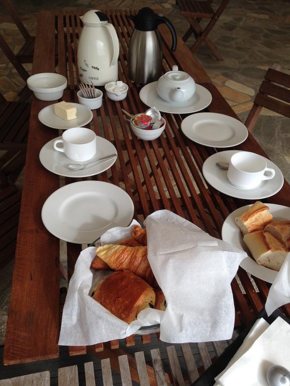 La Gueulardiere Bed & Breakfast เวอร์นอน ภายนอก รูปภาพ